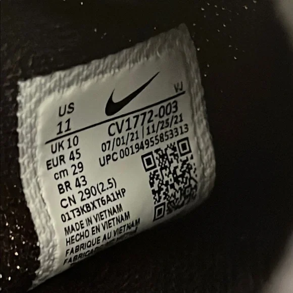 NIKE Men's React Live Running Shoe - Picture 14 of 16